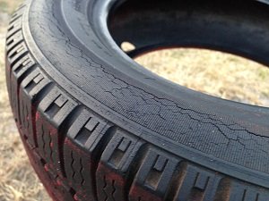 Tire Sidewall Cracking (Dry Rot) Tire Sidewall Cracking (Dry Rot)